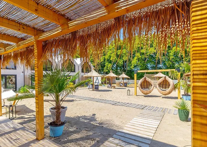 Lulu Holiday Resort domki z podgrzewanym Basenem Mielno 