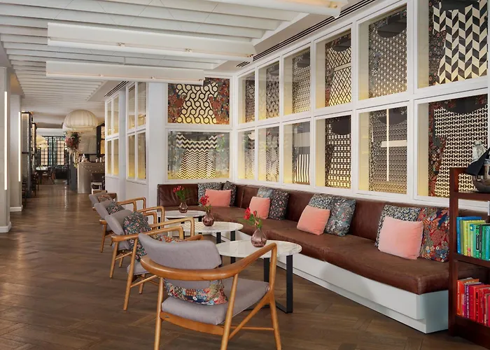 H10 Universitat (Adults Only) Barcelona