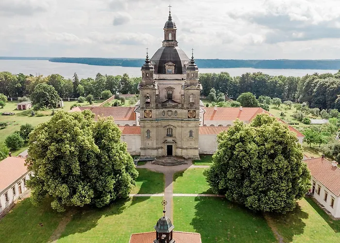 Monte Pacis Hotel In Pazaislis Kowno