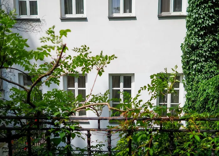 Hotel 16 & Apartments Prague City Living