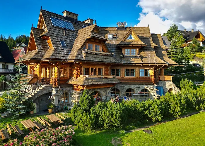 Villa Miodula - Krokusy Juz Sa! Odwiedz Ville Miodula I Wybierz Sie Na Spacer Wsrod Wiosennych Krokusow Kościelisko