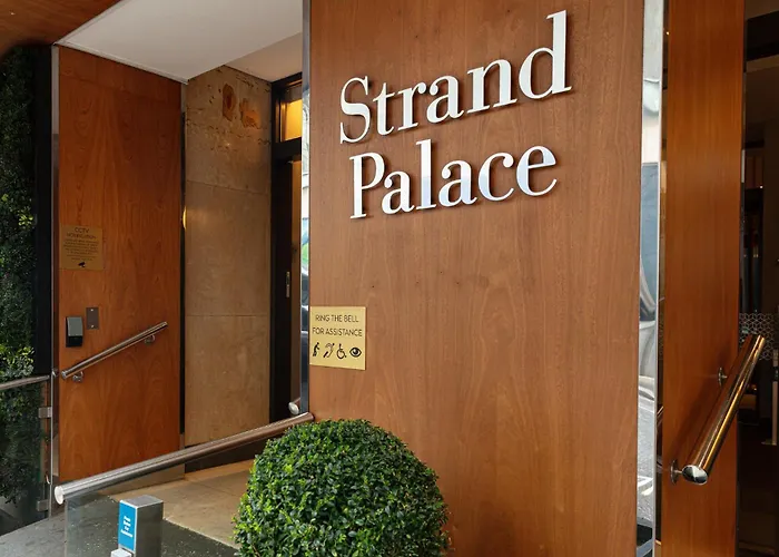Strand Palace Londyn