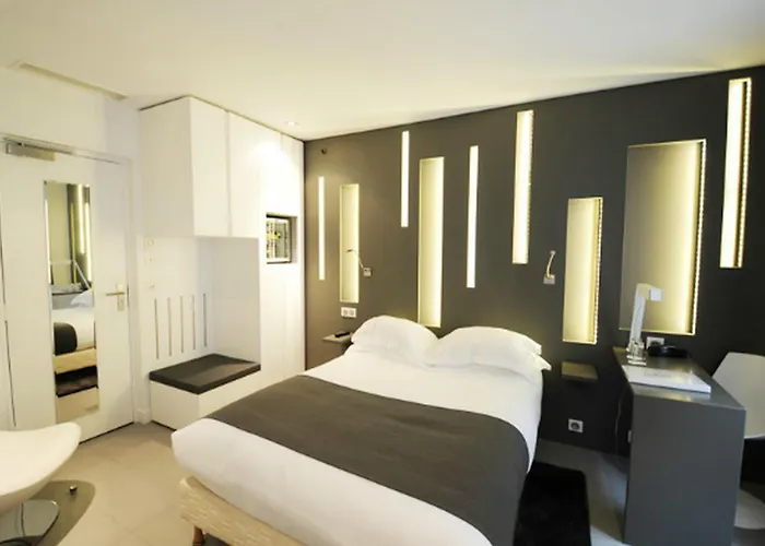 Hotel Arc De Triomphe Etoile Paryż