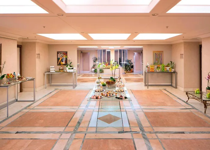 Courtyard By Marriott Rome Central Park