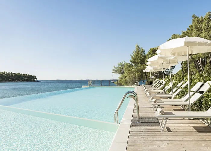 Crvena Luka Resort Biograd Na Moru