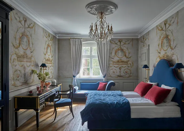 Zamek Sarny - Schloss Scharfeneck Kłodzko