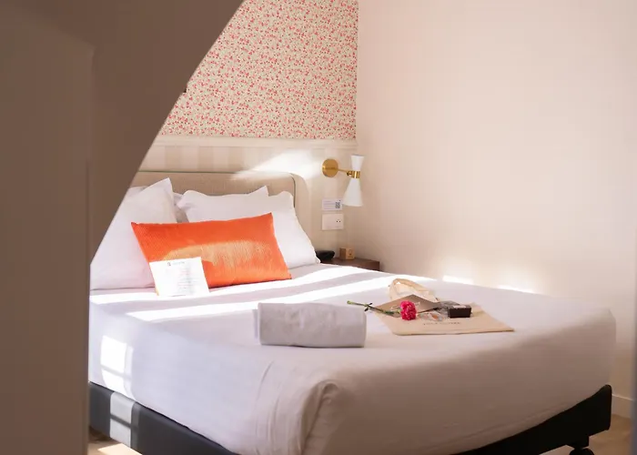Hotel Joli Mome Paryż