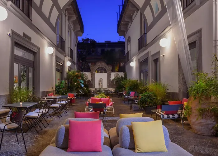 Hotel Piazza Bellini & Apartments Neapol