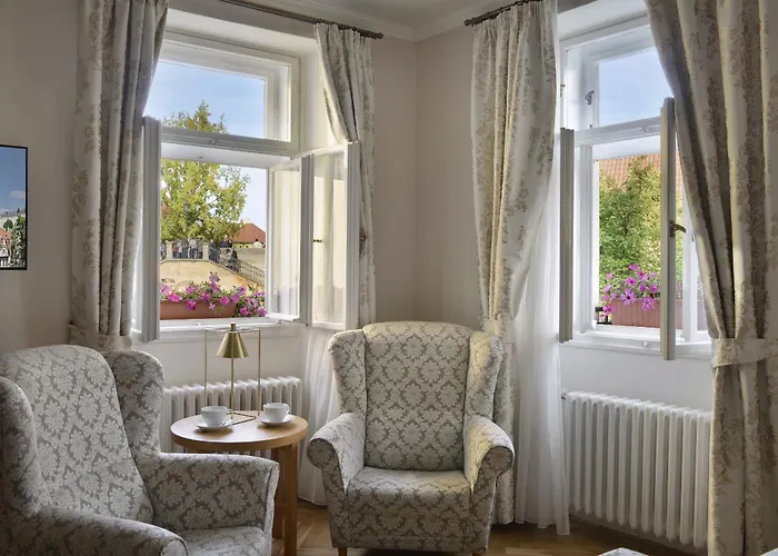 Hotel At The Golden Scissors Praga