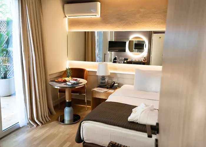 Coral Hotel Ateny