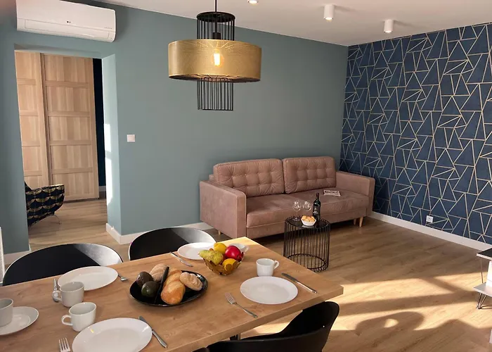 Home&Travel Apartamenty w centrum Łodzi - Piotrkowska - Klimatyzacja - Parking - Manufaktura - OFF Piotrkowska - EC1 - ATLAS Arena - Orientarium - Monopolis