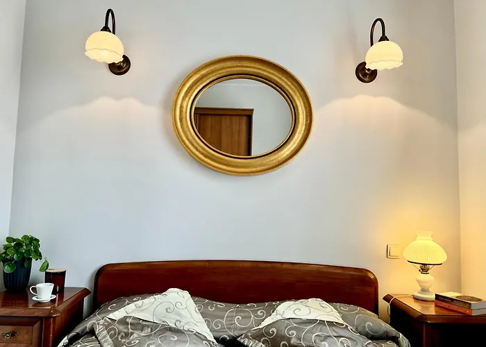 Home&Travel Apartamenty w centrum Łodzi - Piotrkowska - Klimatyzacja - Parking - Manufaktura - OFF Piotrkowska - EC1 - ATLAS Arena - Orientarium - Monopolis