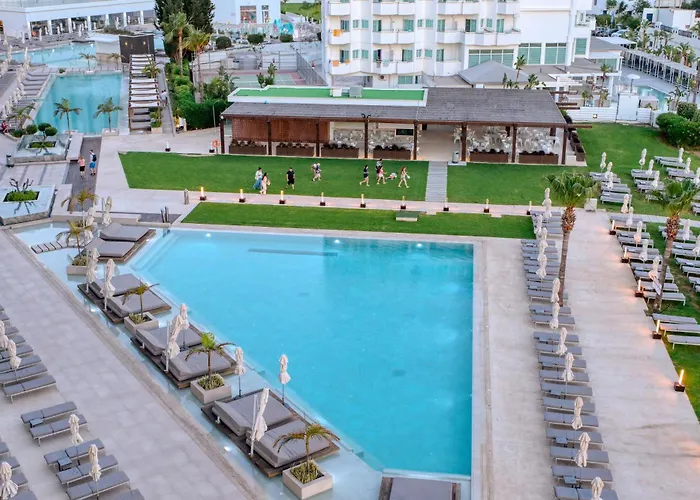 Chrysomare Beach Hotel & Resort Ajia Napa