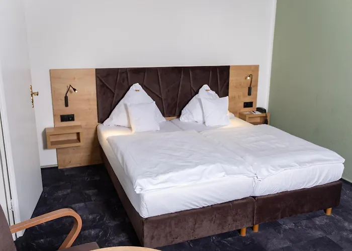 Hotel Alpha Hanower