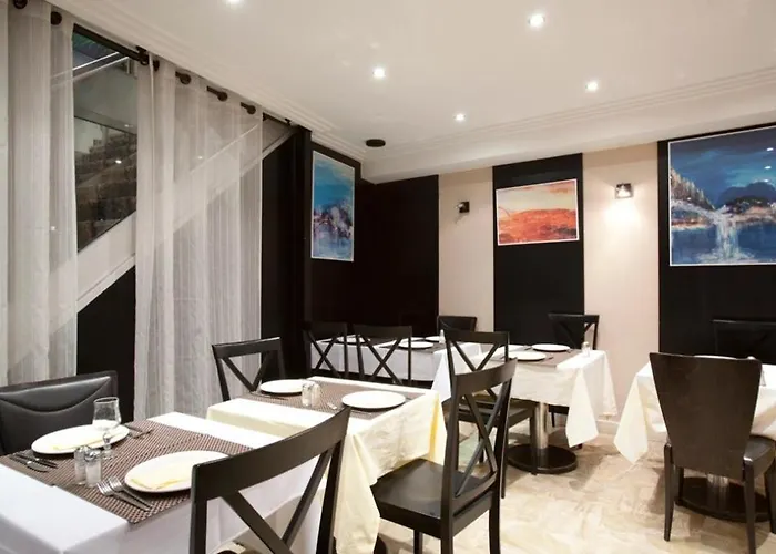Hotel Lebron Paryż