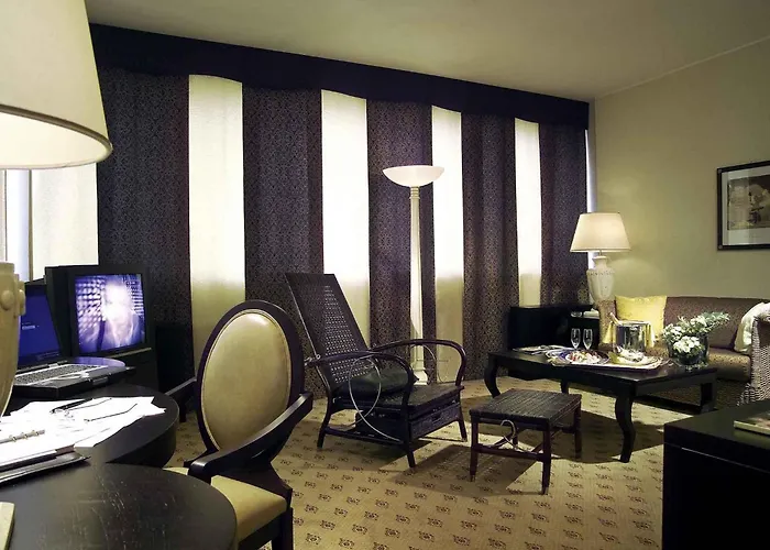 Mercure Roma West