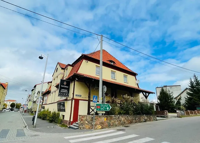 Gościniec Król Sielaw w CENTRUM Mikołajek z restauracją regionalną Mikołajki