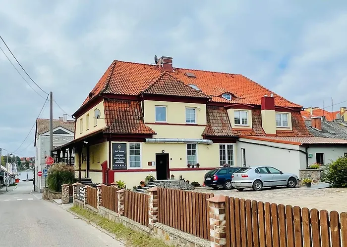 Gościniec Król Sielaw w CENTRUM Mikołajek z restauracją regionalną Mikołajki