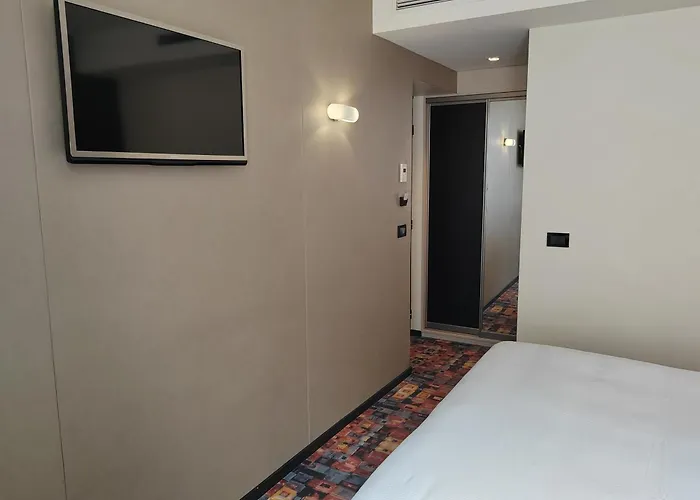 Helussi Hotel Paryż