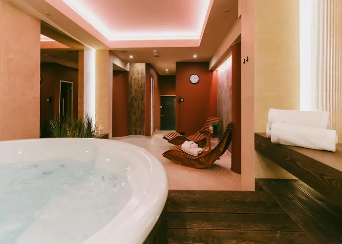 Hotel Ara - Dancing Club Restauracja Ara Jastrzębia Góra
