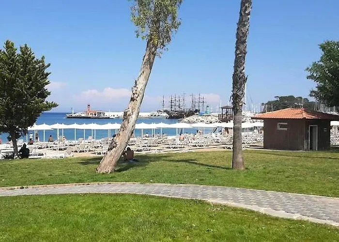 Anita Kemer Noch Hotel