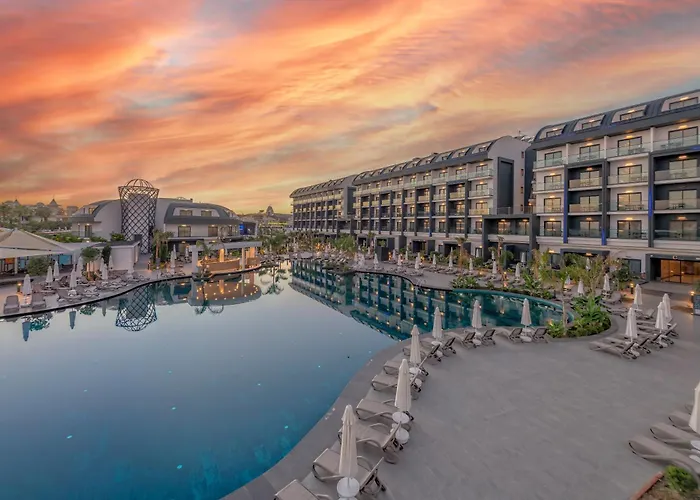 Hotel Royal Atlantis Icon Side