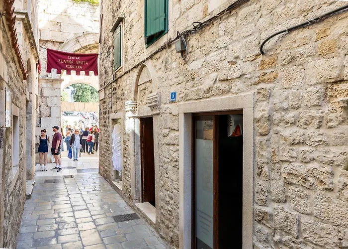 Grgur Ninski Rooms Split
