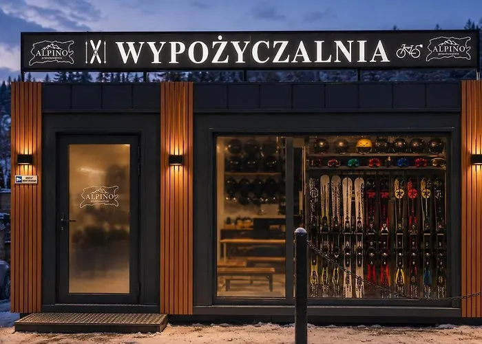 DWOREK MYŚLIWSKI HUBERT- przy samych Termach Bania i Stoku Narciarskiego Kotelnica, na miejscu wypożyczalnia nart, rowerów elektrycznych w atrakcyjnej cenie dla gości Białka Tatrzańska