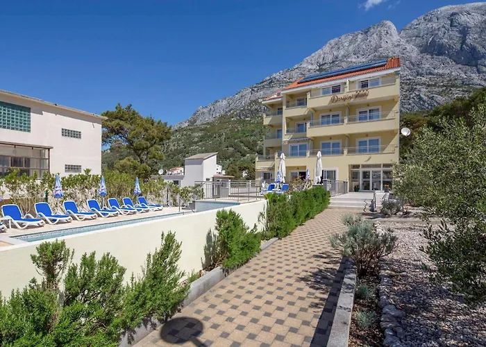 Bed and Breakfast Dorijini Dvori Baška Voda