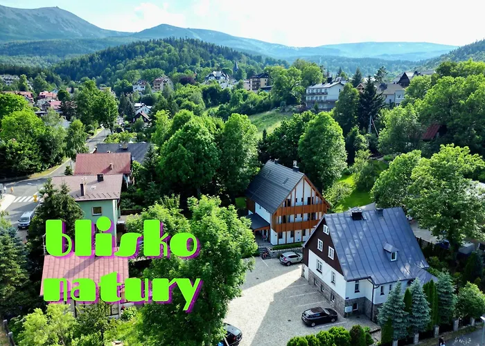 DOM GÓRY LAS - ADULTS 11 plus - W rytmie slow - Centrum - Śniadania - Taniej na stok i do restauracji - ZAPYTAJ O AKTUALNĄ PROMOCJĘ Karpacz