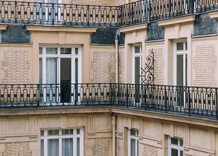 Fraser Suites Le Claridge Champs-Elysees Paryż