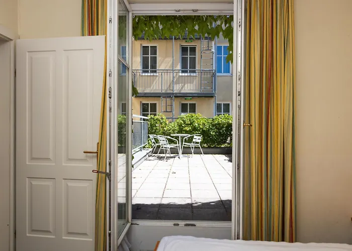 Suite Hotel 900M Zur Oper Wiedeń