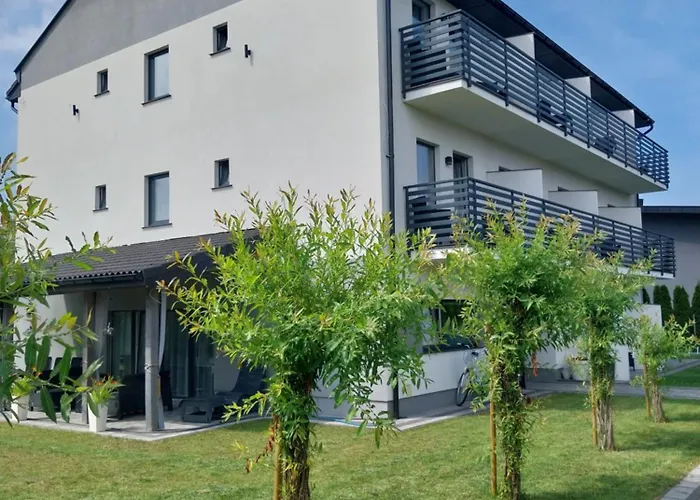 VILLA EDEN USTKA- CENISZ SOBIE CISZĘ I BŁOGI SPOKÓJ, WYPOCZYNEK tylko DLA DOROSŁYCH, POKOJE Z BALKONAMI I TARASAMI,PARKING W CENIE !