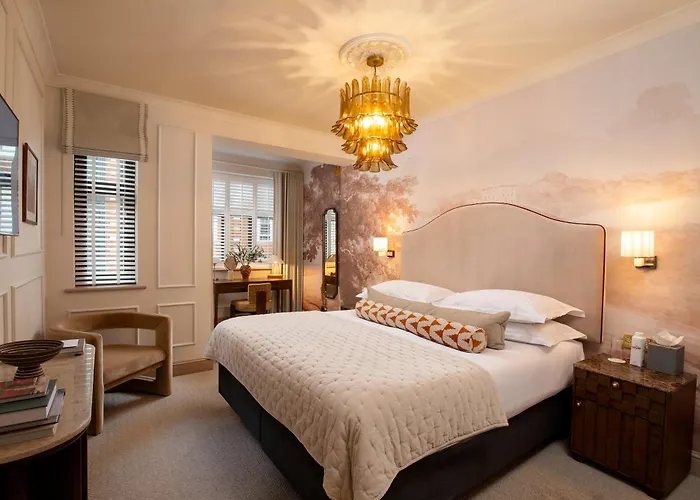The Capital Hotel, Apartments & Townhouse - Small Luxury Hotels Of The World Londyn