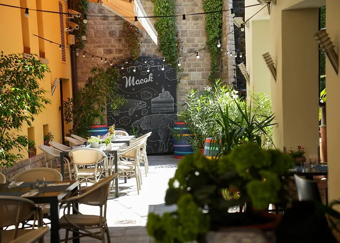 Imola Udvarhaz Dessert Hotel Eger