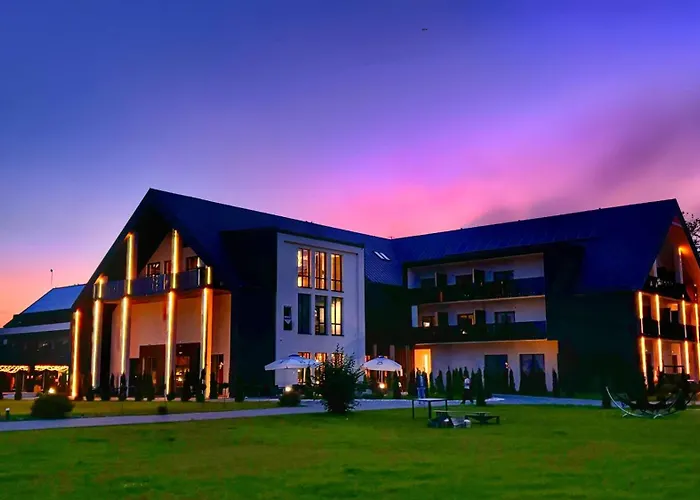 Natural Hotel-Ostróda-basen na III kondygnacji-pokoje wellness z saunami
