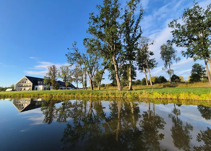 Natural Hotel-Ostróda-basen na III kondygnacji-pokoje wellness z saunami