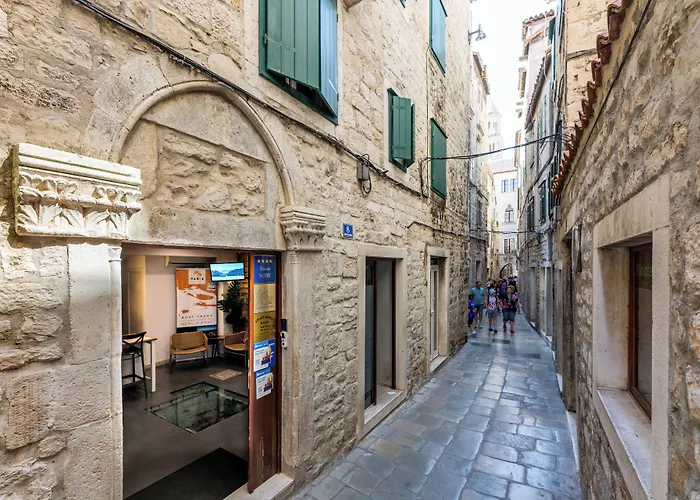 Grgur Ninski Rooms Split