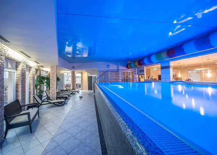 Skyhotelgwarna Legnica