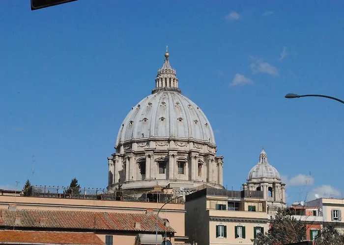 Di Fronte Alla Cupola Rzym