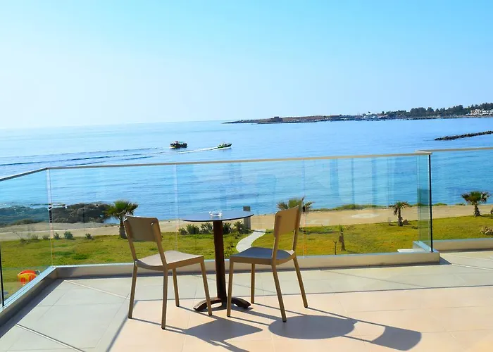 Amphora Hotel & Suites Pafos