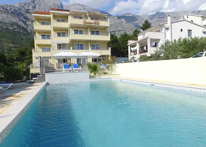 Bed and Breakfast Dorijini Dvori Baška Voda
