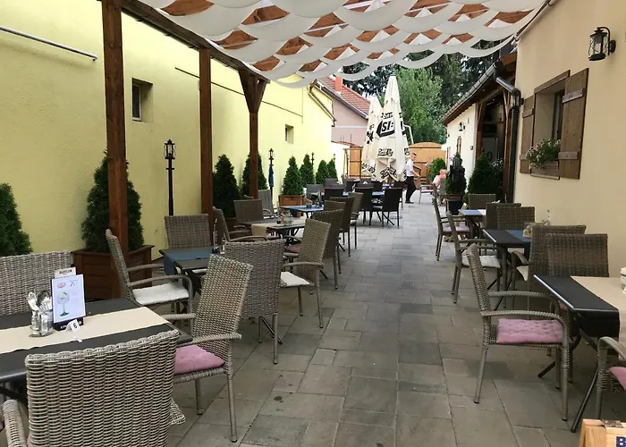 Hotel Babylon Pizzeria Vendeghaz Miszkolc