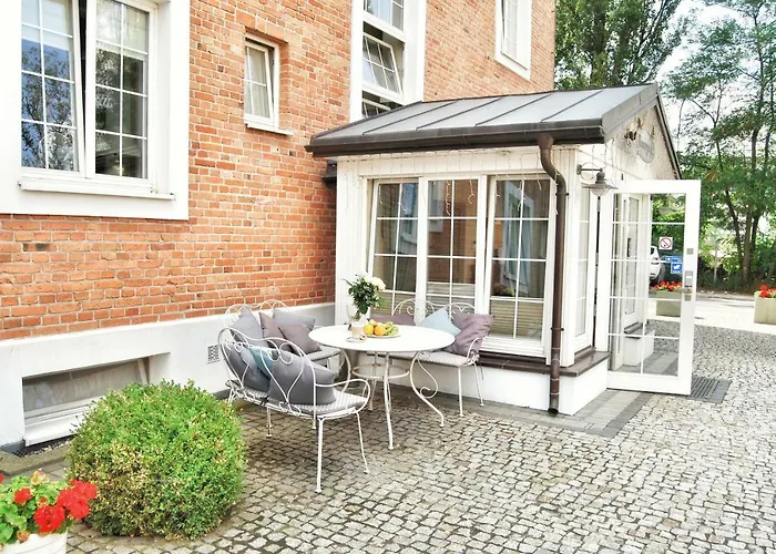 American House Hennela Warszawa