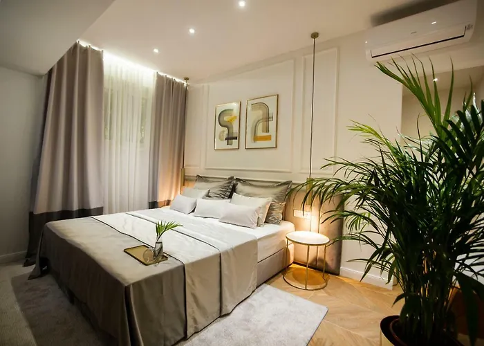 Club 5 Boutique Rooms Split