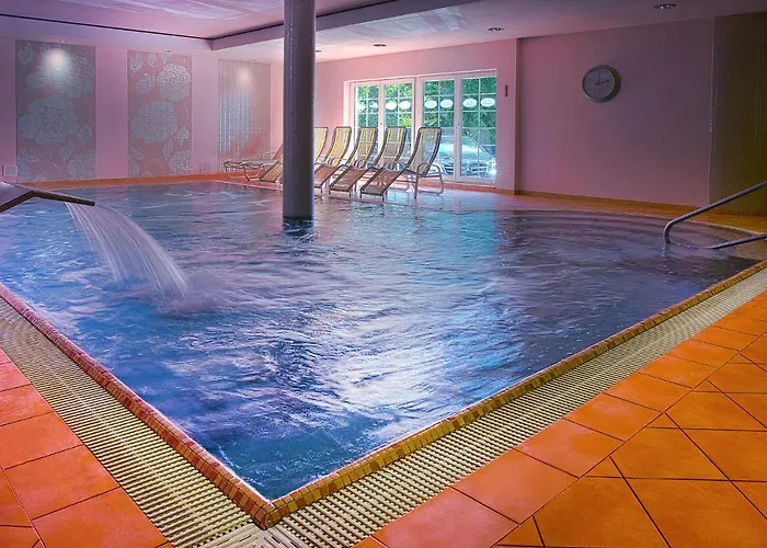 Willa Alexander Resort&SPA - caloroczny kryty BASEN Mielno 